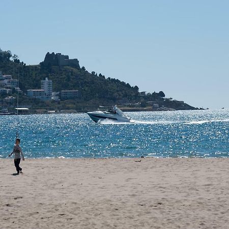 Apartamento A Pie De Playa, Climatizado Y Parking Росас Экстерьер фото
